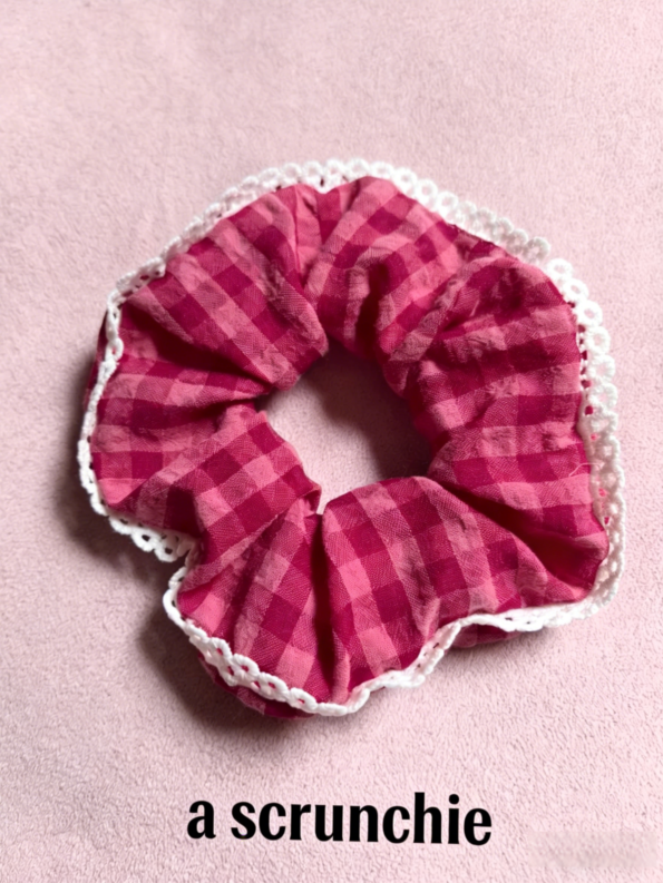 cutting-old-dress-to-make-tote-bag